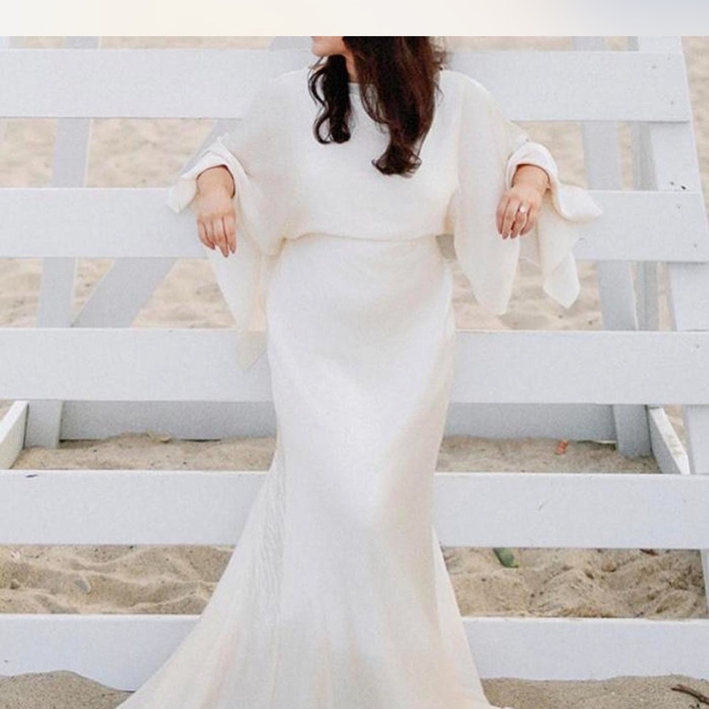 SHONA JOY LA LUNE FLUTTER SLEEVE LACE BACK MAXI DRESS- CREAM COLOR- SIZE 8!